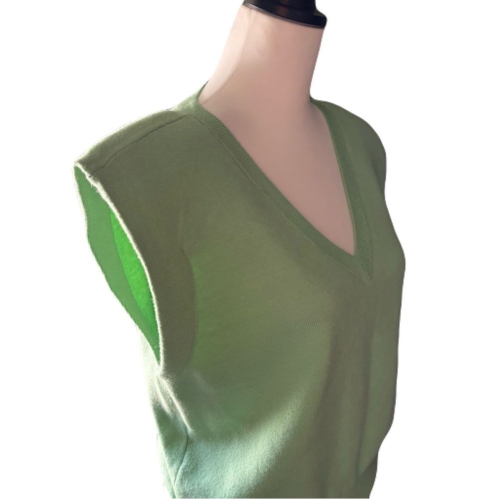 NWT Rachel by Rachel Roy  Green V-Neck Sleeveless Sweater Vest | Size M - Picture 7 of 9